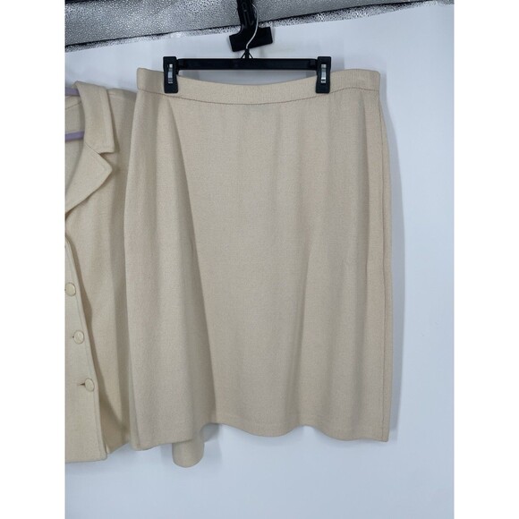 St John Collection Santana Knit Classic Wool Luxury Designer Skirt Suit Set - Picture 9 of 16